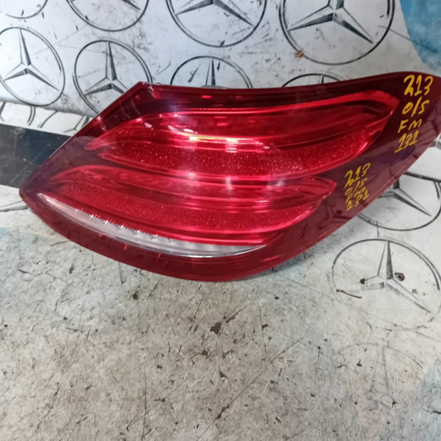 MERCEDES BENZ E-CLASS W213 DRIVER SIDE ( OFF SIDE ) TAIL LIGHT A2139068000