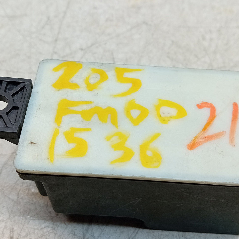MERCEDES C-CLASS VOLTAGE CONVERTER AUXILIARY BATTERY W205 A2059053414 FM001536