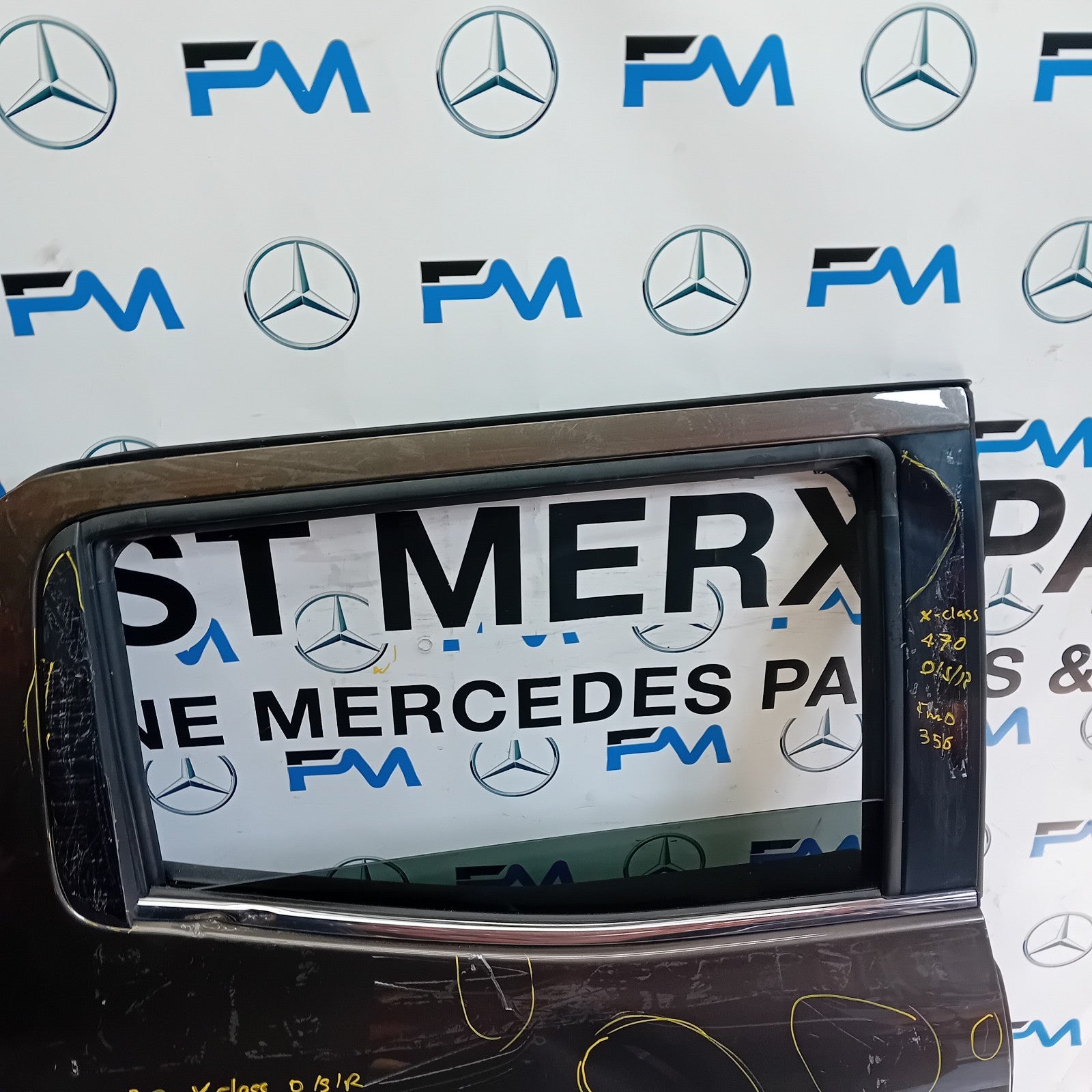 MERCEDES BENZ X-CLASS W470 DRIVER REAR DOOR OSR BROWN COMPLETE FMD356