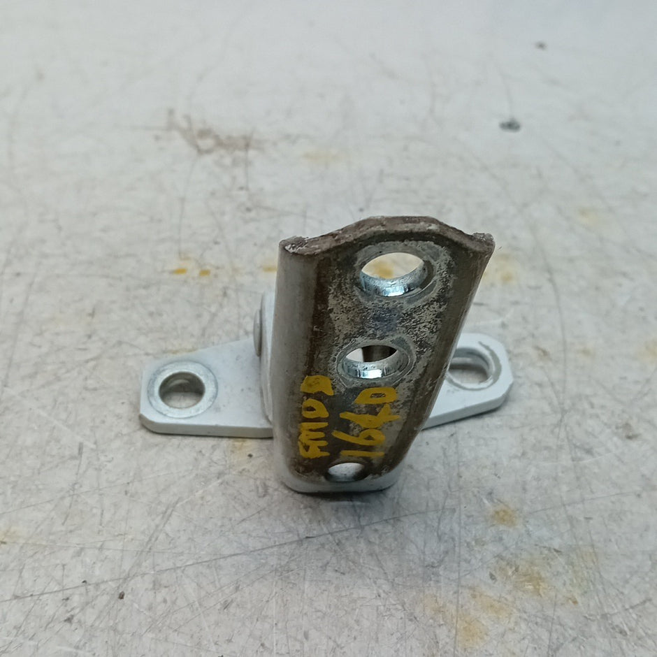 MITSUBISHI OUTLANDER MK3  FRONT DOOR HINGE PANEL A521 A046834 FM001640