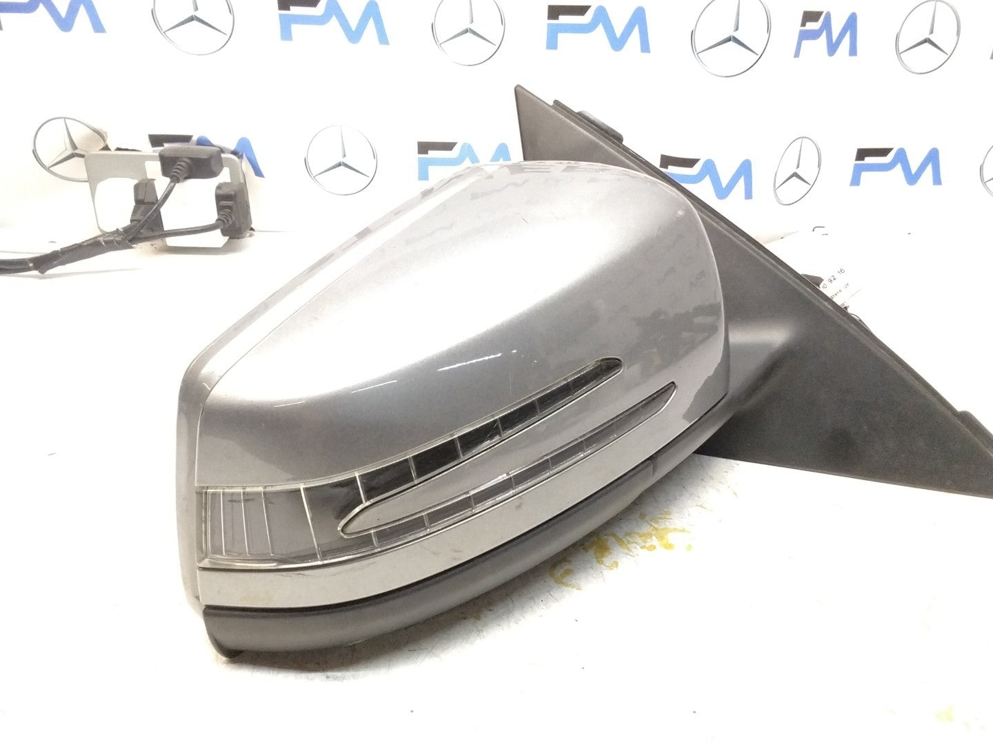 MERCEDES C-CLASS  W204 DRIVER SIDE WING MIRROR A2048109216 GREY FMM21