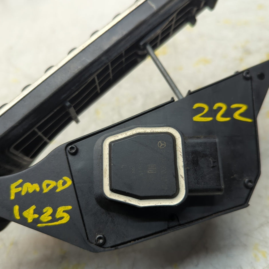 MERCEDES S CLASS W222 ACCELERATOR THROTLE PEDAL A2223001100 FM001425