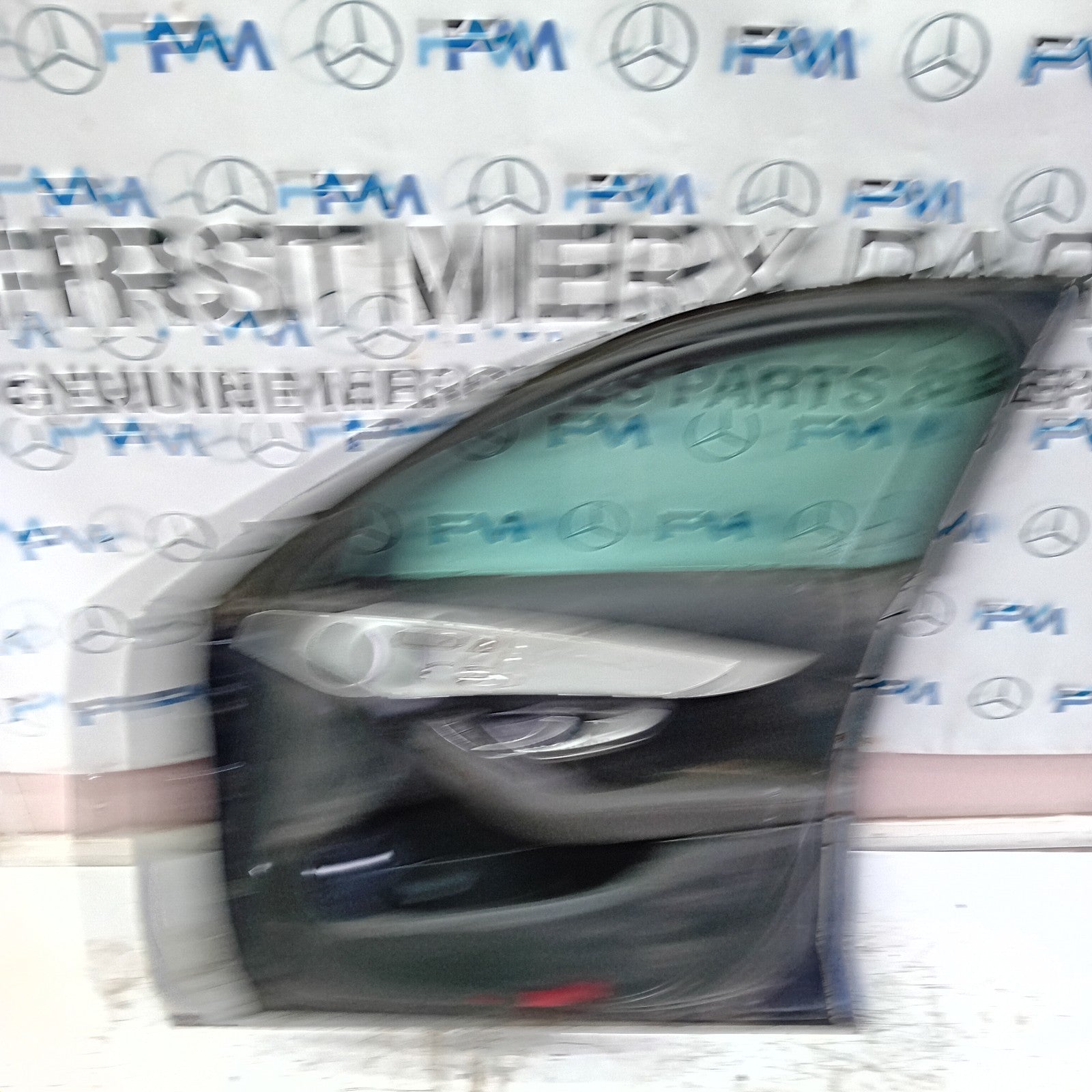 MERCEDES BENZ C-CLASS W205 DRIVER SIDE FRONT DOOR O/S/F  BLUE FMD132