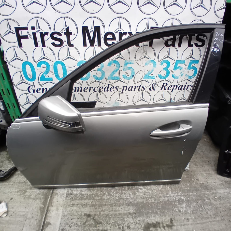 MERCEDES BENZ C-CLASS  W204  PASSENGER SIDE FRONT DOOR ( NEAR SIDE FRONT )