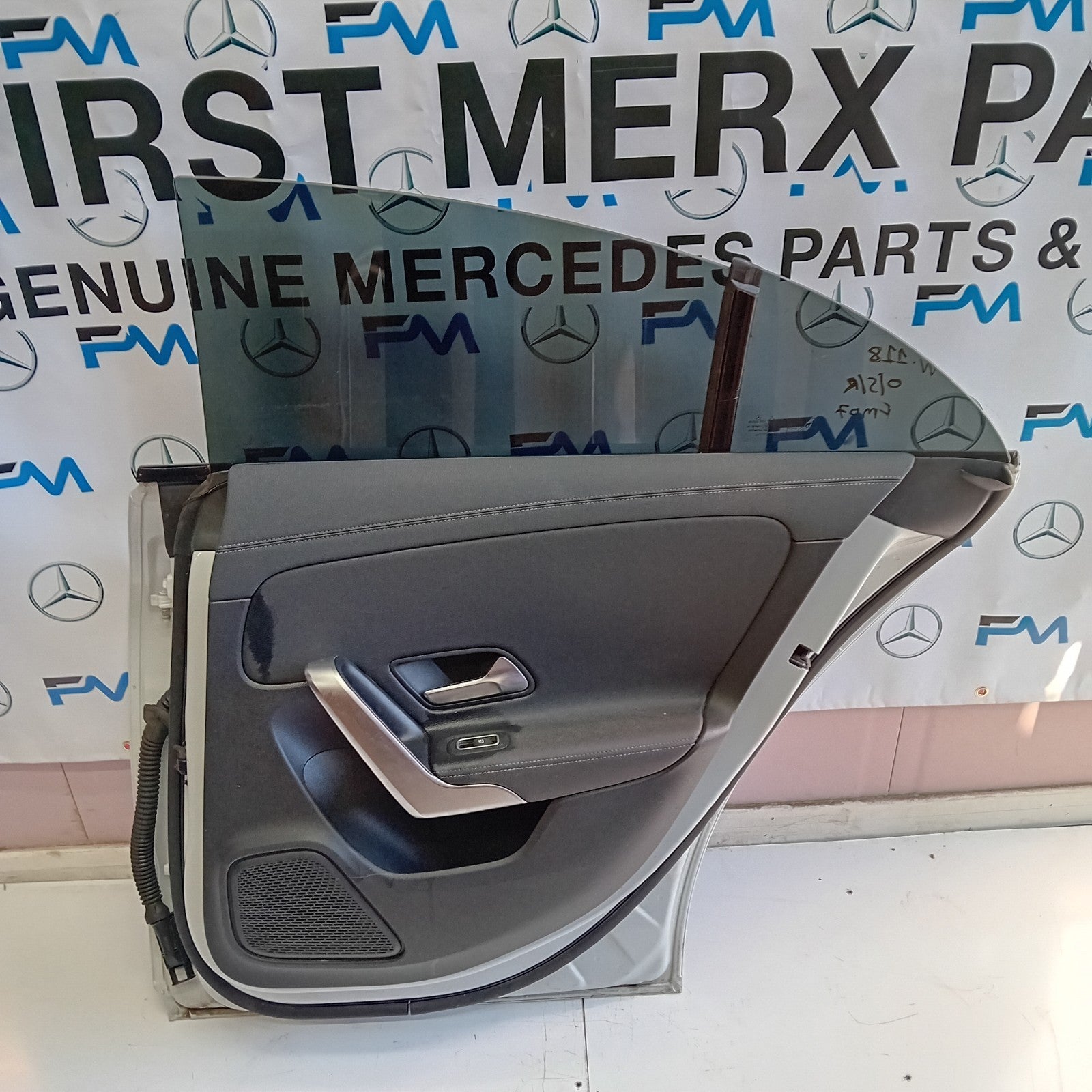 MERCEDES BENZ CLA-CLASS  W118 DRIVER SIDE FRONT DOOR ( OFF SIDE FRONT ) FM07
