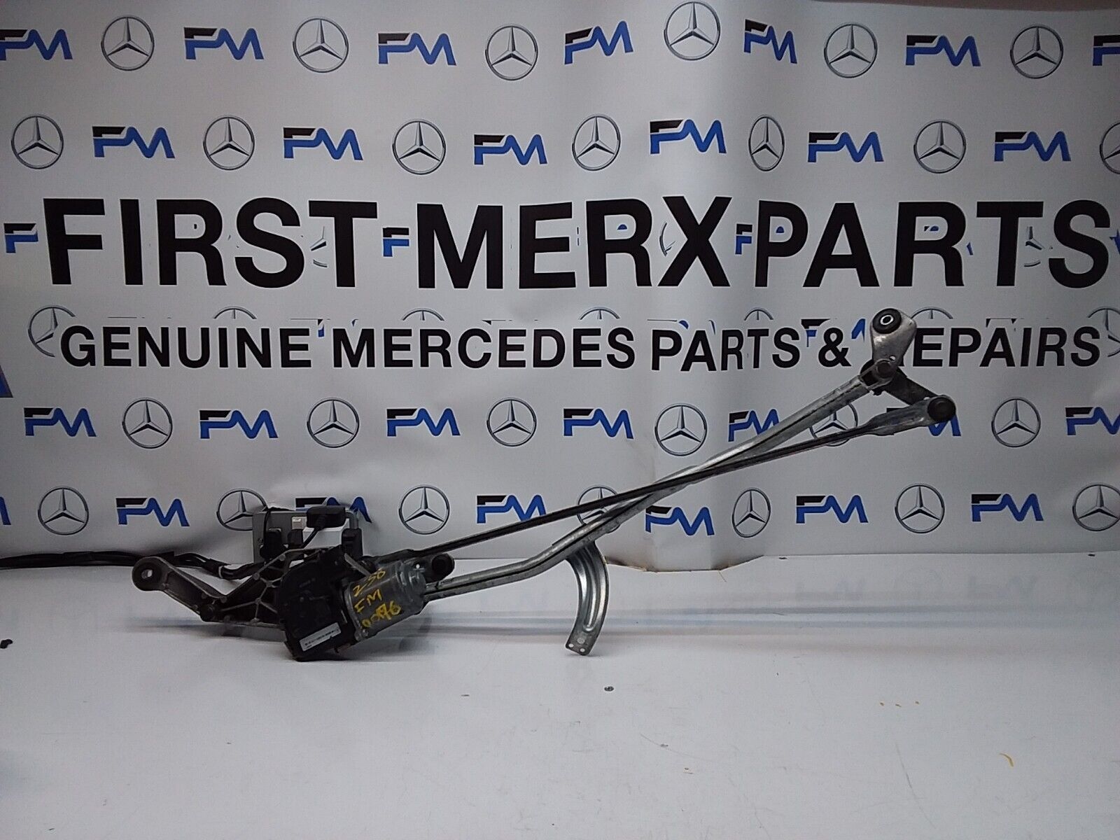 MERCEDES E-CLASS C238 2014-2018 FRONT WIPER MOTOR AND LINKAGE A2388207200FM00196