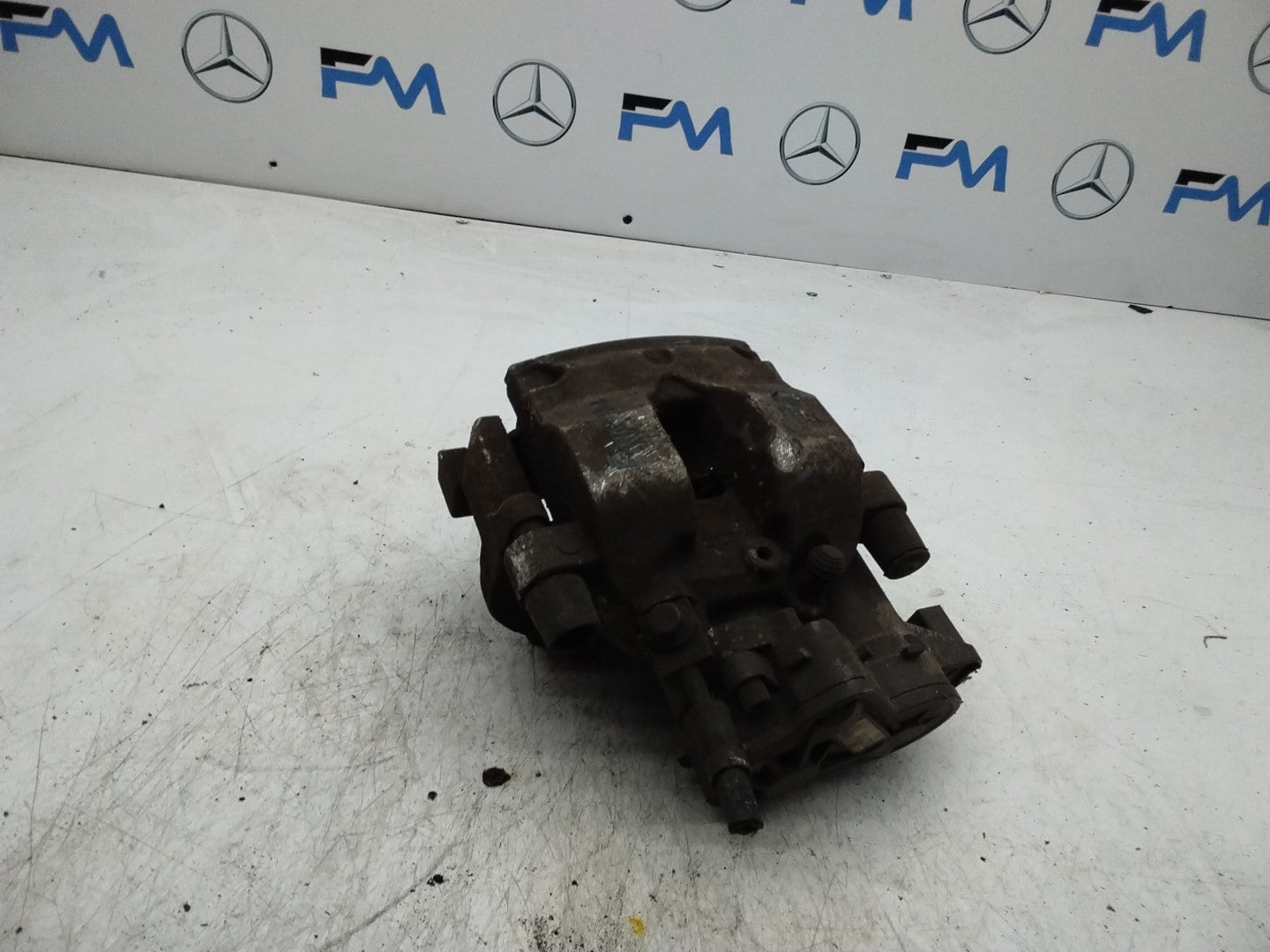 MERCEDES GLC C253 BRAKE CALIPER REAR LEFT PASSENGER SIDE A2534230998 FMR144