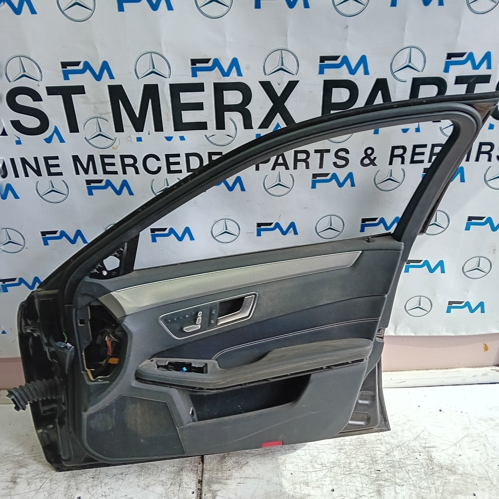 MERCEDES BENZ E-CLASS W212 DRIVER FRONT DOOR OSF BLACK 2009-16 COMPLETE FMD226
