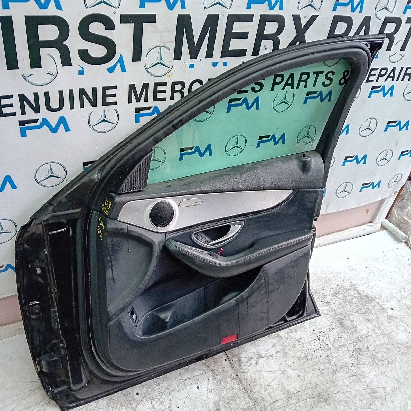 MERCEDES C-CLASS W205 SLN DRIVER FRONT DOOR OSF BLACK 2014 ON COMPLETE FMD242