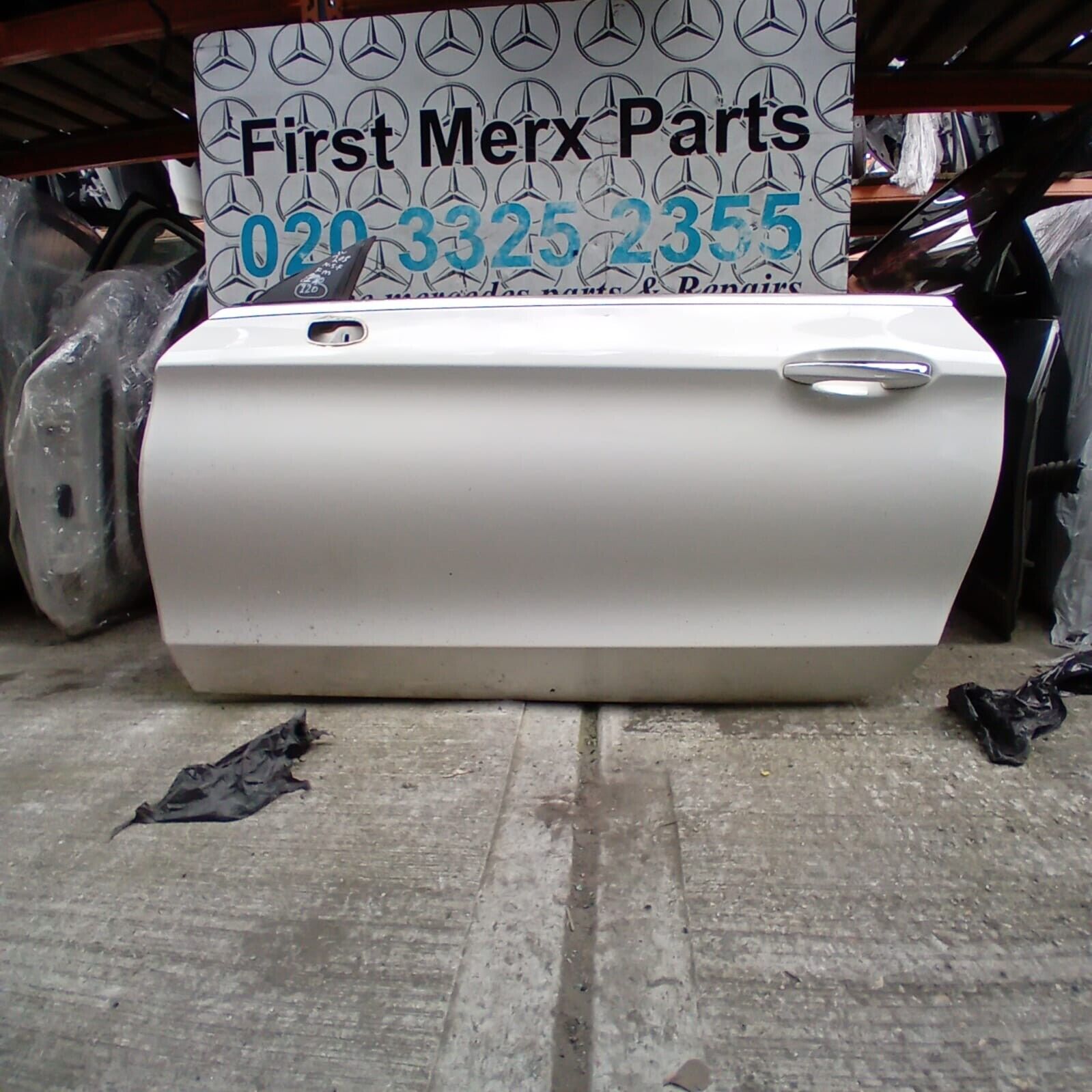 MERCEDES BENZ C-CLASS COUPE  C205  PASSENGER SIDE  DOOR ( NEAR SIDE )