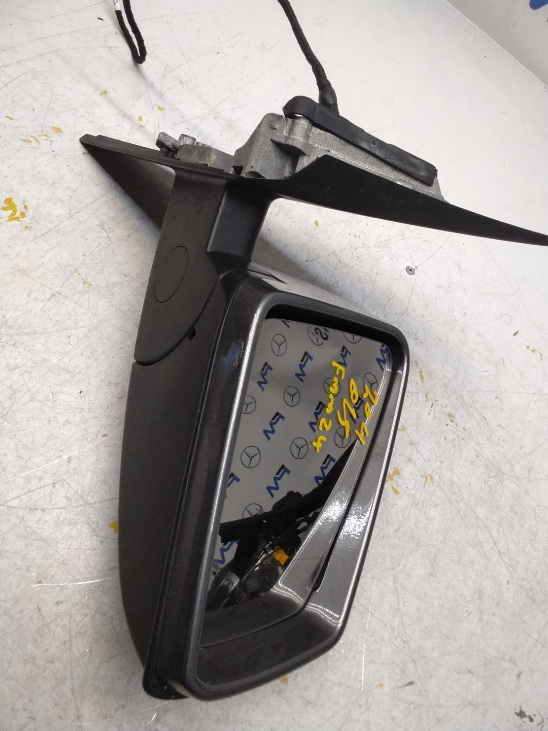 MERCEDES C-CLASS  W204 DRIVER SIDE WING MIRROR A1708100216 GREY FMM24