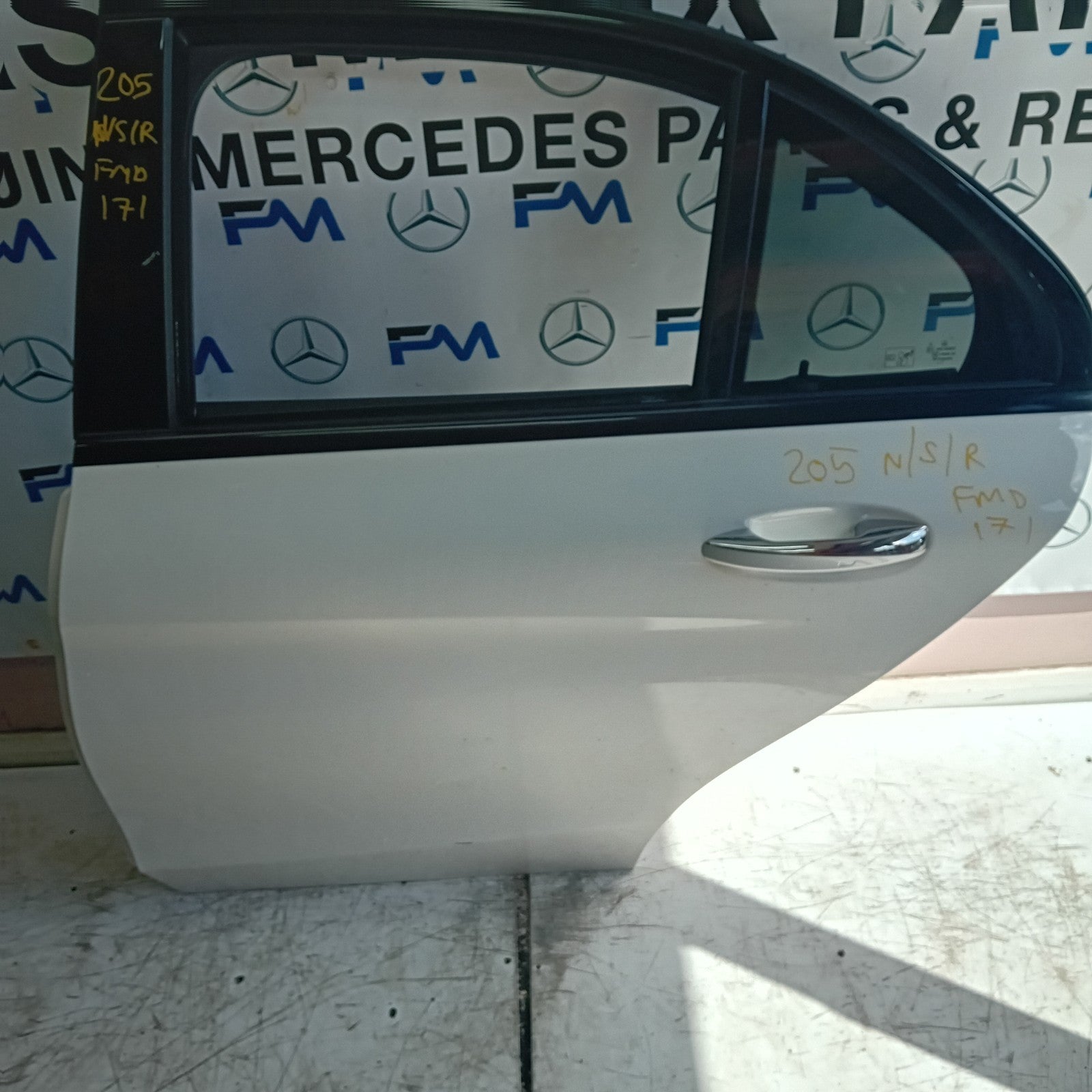 MERCEDES C-CLASS W205 COUP PASSENGER REAR DOOR NSR WHITE 2014 ON COMPLETE FMD171