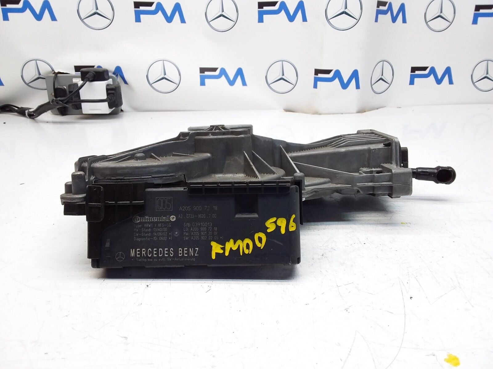 Mercedes C-CLASS W205 TAILGATE BOOT LIFT MOTOR FM00596 A2059007218 A0997602601