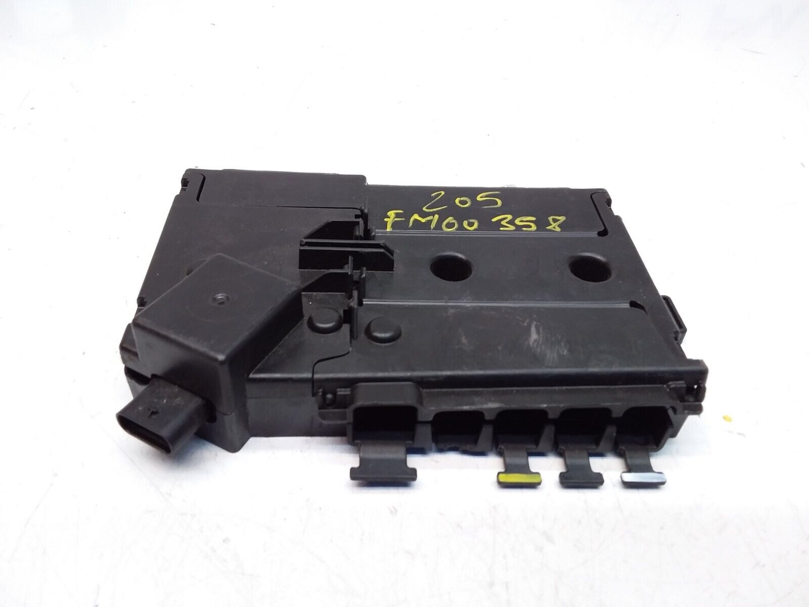 Mercedes C-Class W205 Front Inboard Fuxebox Module Unit A2055402850 FM00358