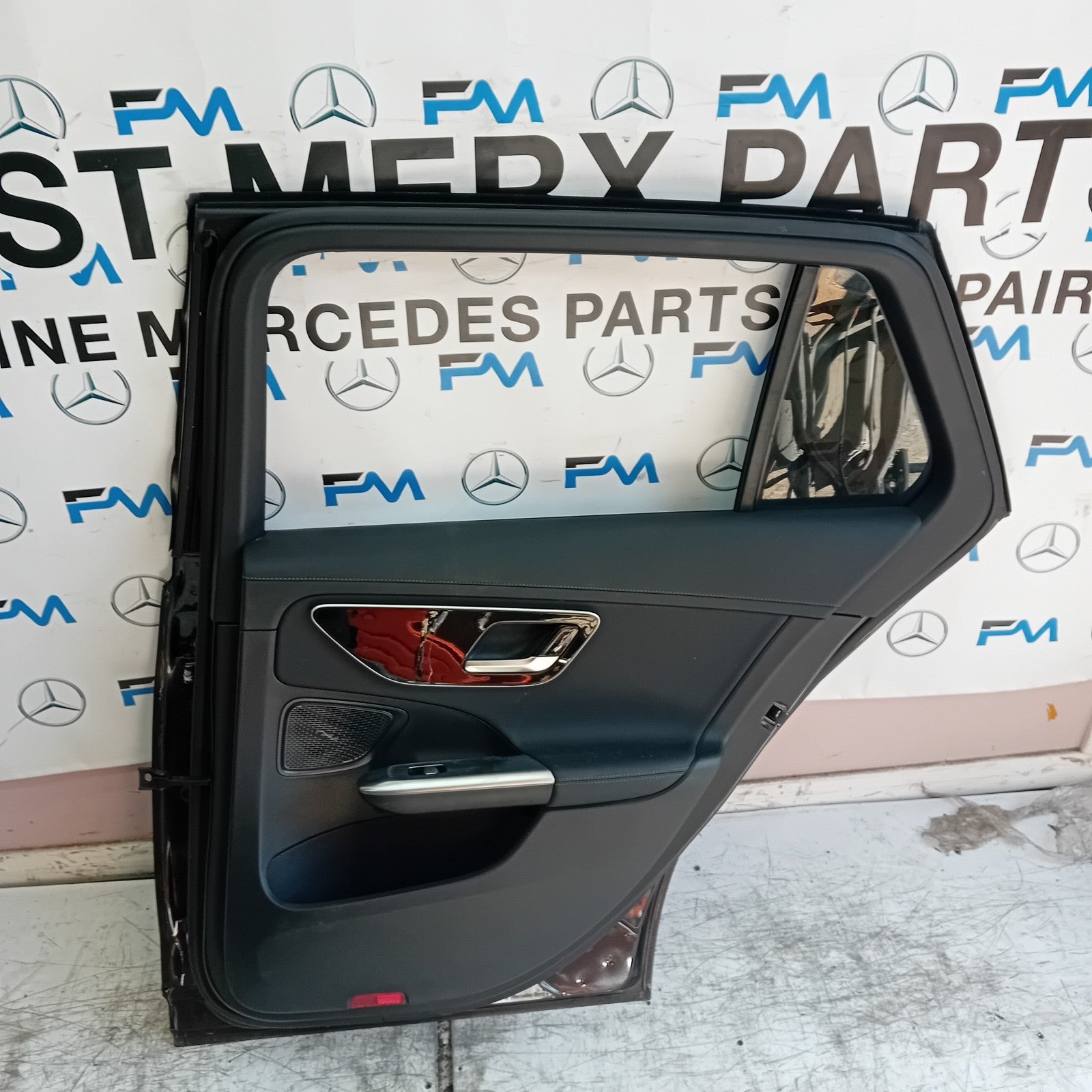 MERCEDES BENZ C-CLASS W206 ESTATE DRIVER REAR DOOR OSR BLACK COMPLETE FMD294