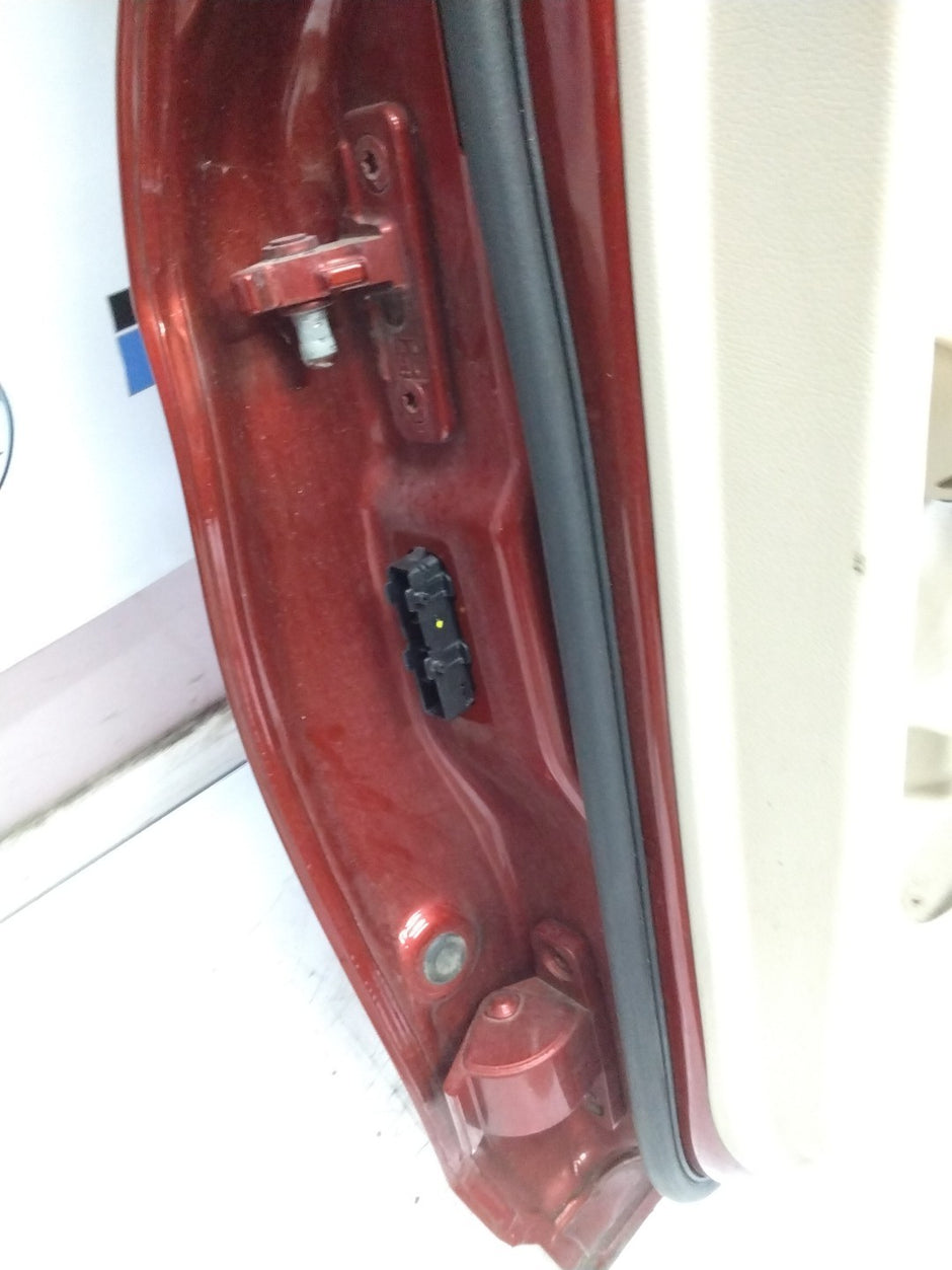 MERCEDES BENZ  C-CLASS W205 DRIVER SIDE REAR DOOR O/S/R COMPLETE RED FMD91