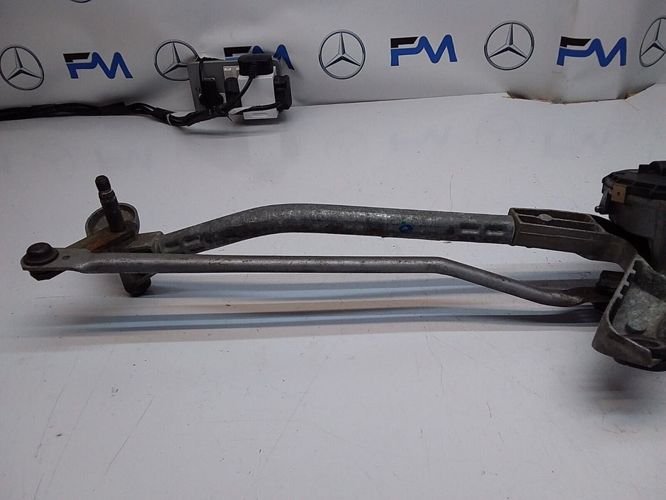 MERCEDES C-CLASS WIPER MOTOR & LINKAGE FRONT A2048201140 W204 2010-2015 FM00202