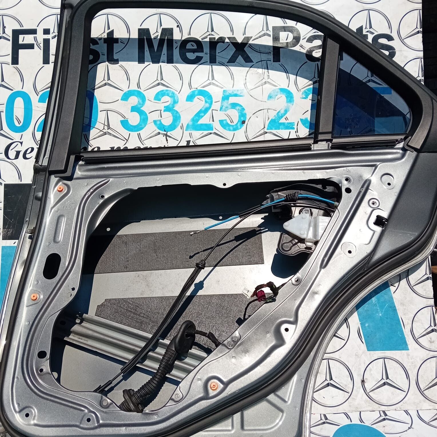 MERCEDES BENZ E-CLASS W212 DRIVER SIDE REAR DOOR ( O.S.R )