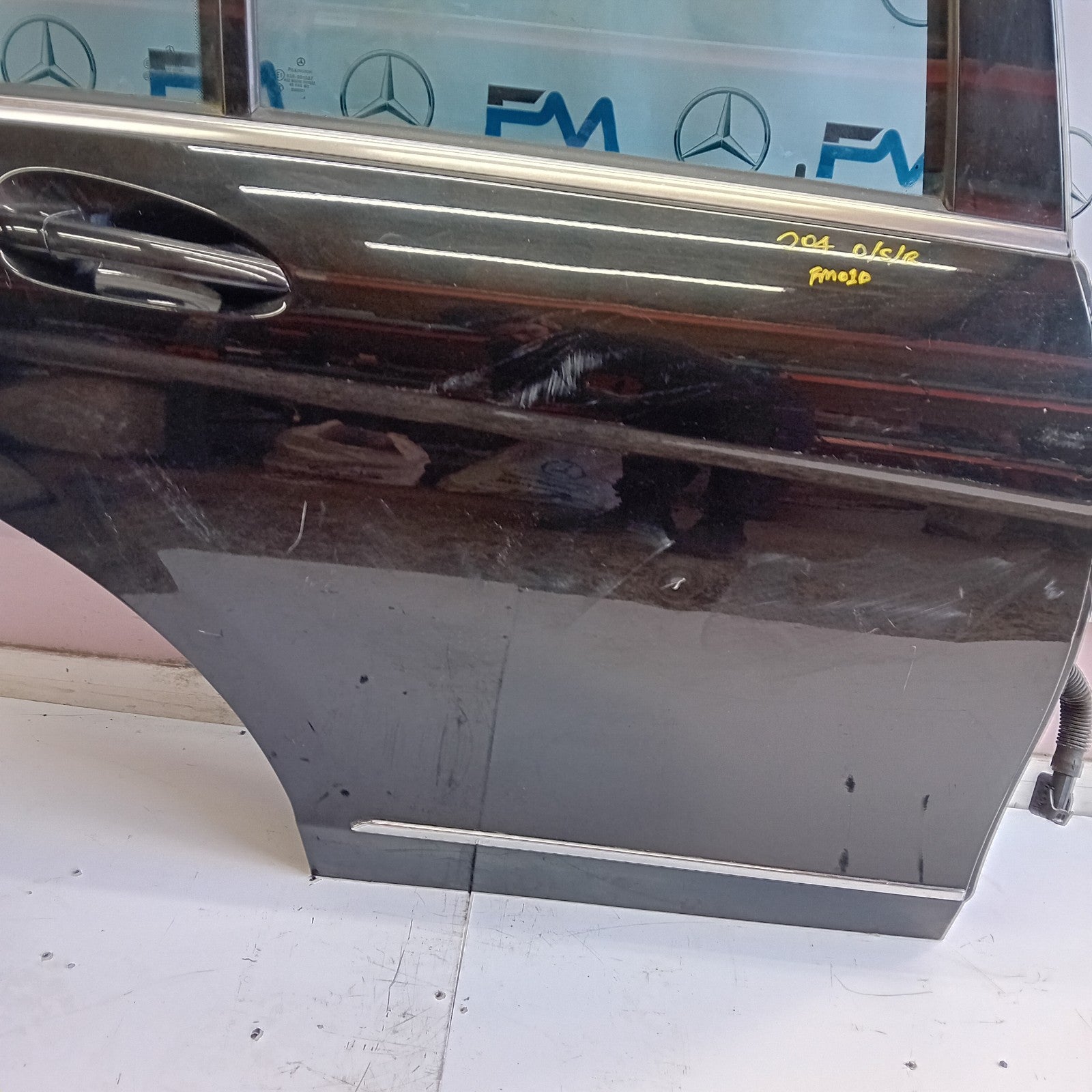 MERCEDES BENZ C-CLASS W204 DRIVER SIDE REAR DOOR ( OFF SIDE REAR ) FM010