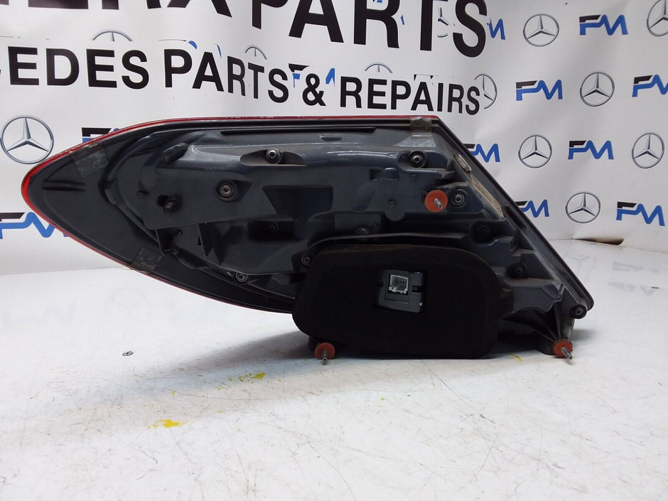 2017 MERCEDES E-CLASS W213 REAR DRIVER SIDE O/S LED LIGHT A2139068000 FMT31