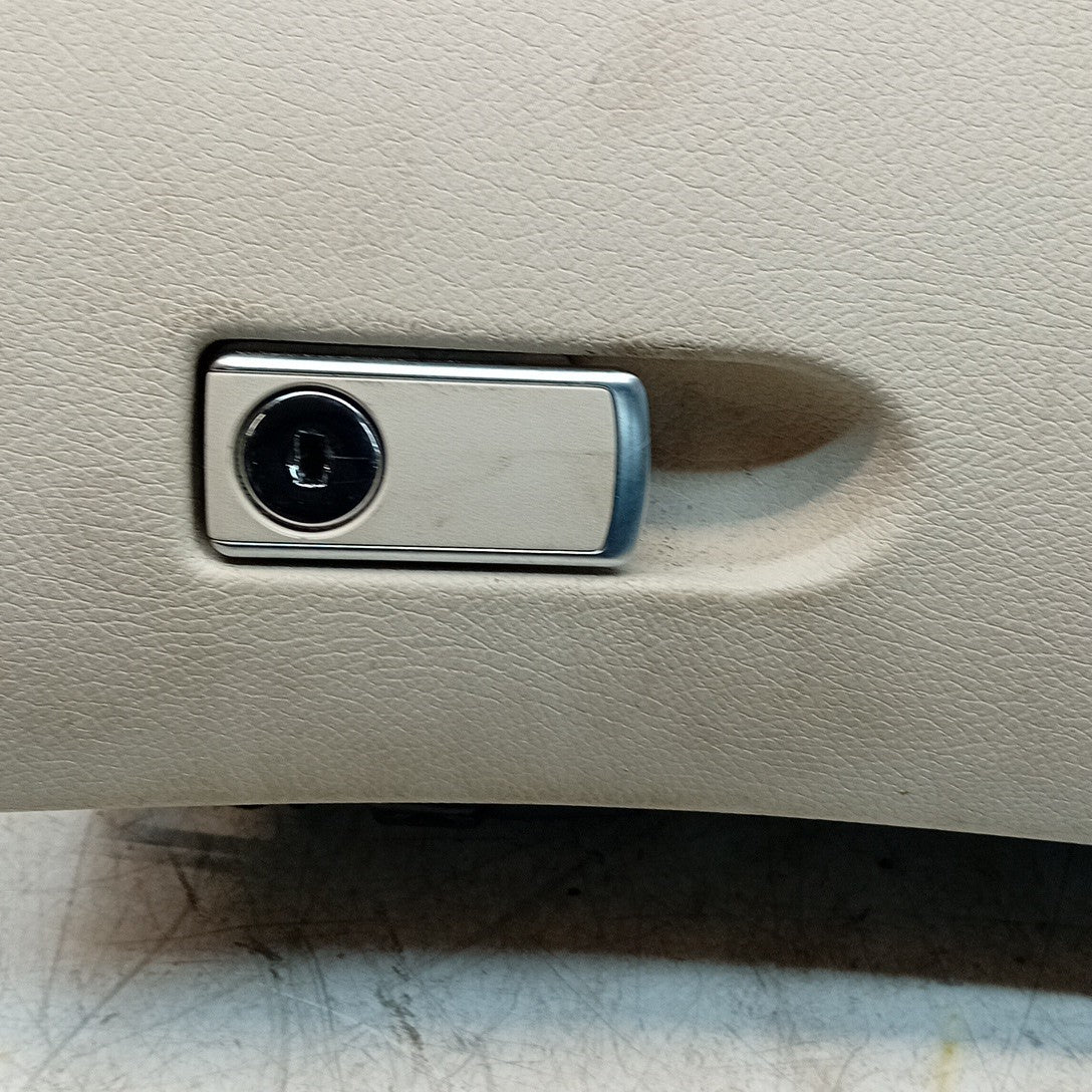 MERCEDES E-CLASS W213 DASHBOARD GLOVEBOX 2016 ON A2136800391 FM001301