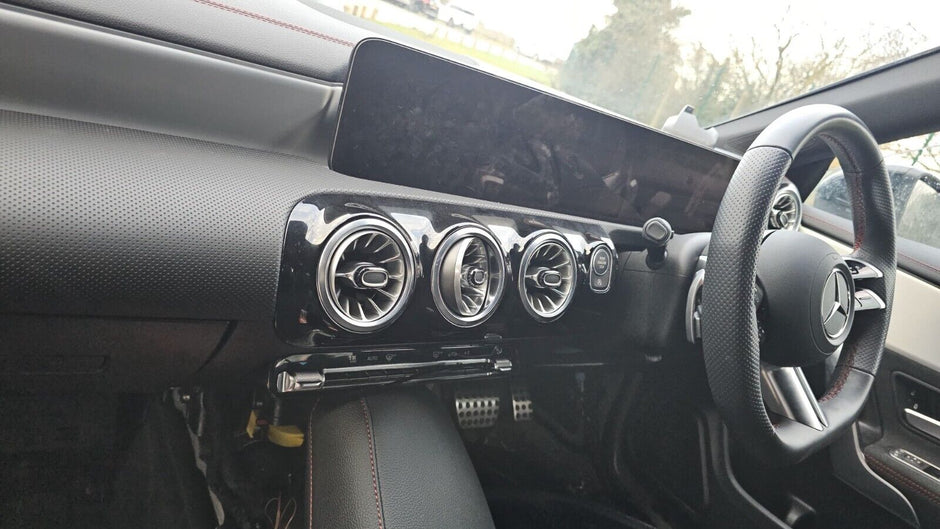 MERCEDES CLA W118 COUPE BREAKING / AIRBAGS ( STEERING WHEEL, KNEE, ROOF )