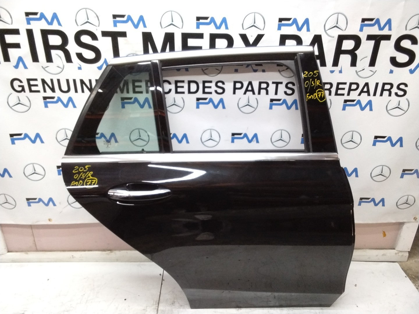 MERCEDES BENZ C-CLASS W205 DRIVER SIDE REAR DOOR O/S/R COMPLETE BLACK FMD77