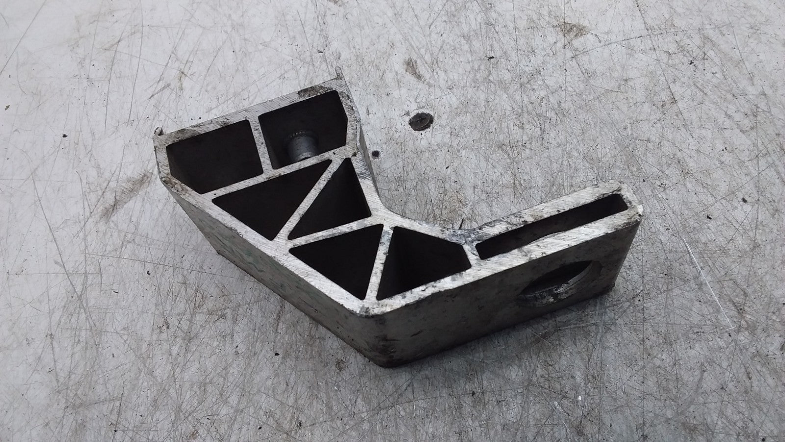 MERCEDES BENZ  C-CLASS  RADIATOR MOUNT BRACKET RIGHT SIDE   FMR400