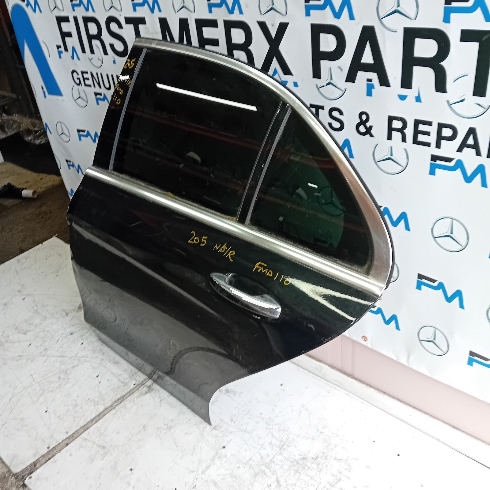 MERCEDES BENZ  C-CLASS W2O5 PASSENGER SIDE REAR DOOR N/S/R COMPLETE BLACK FMD110