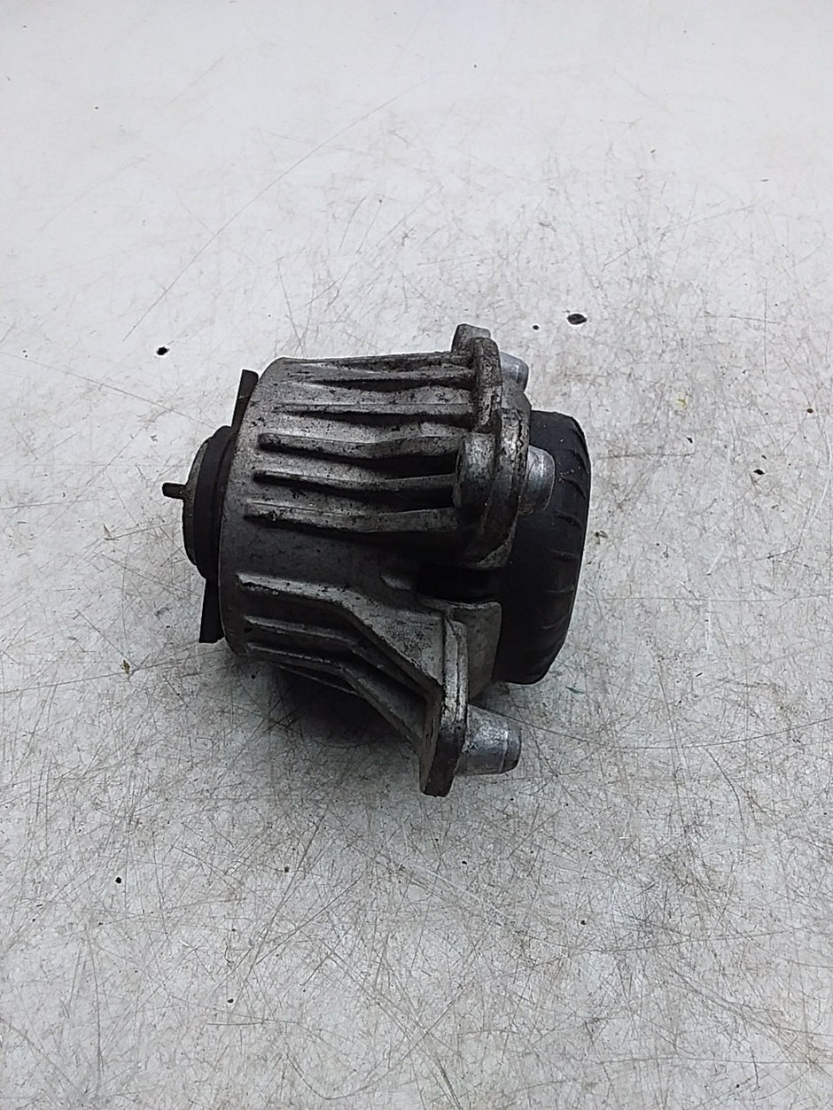 MERCEDES BENZ  C-CLASS W205  ENGINE MOUNT LEFT NS A2052406417 FMR318