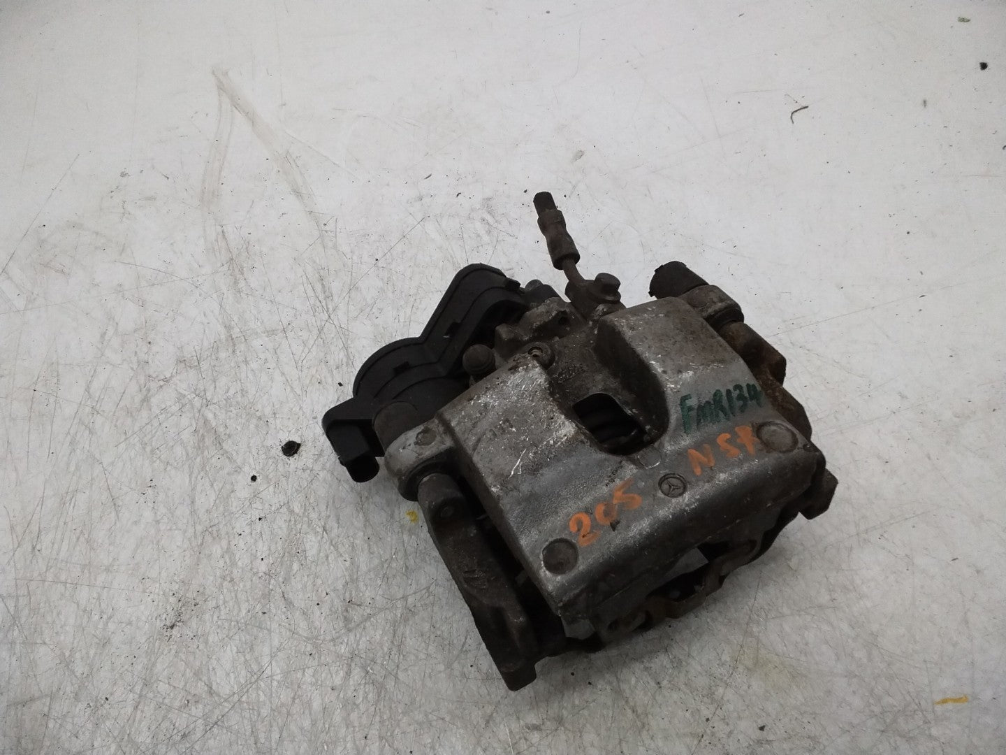 MERCEDES  B-CLASS W246 BRAKE CALIPER REAR LEFT PASSENGER SIDE A2054231998 FMR134