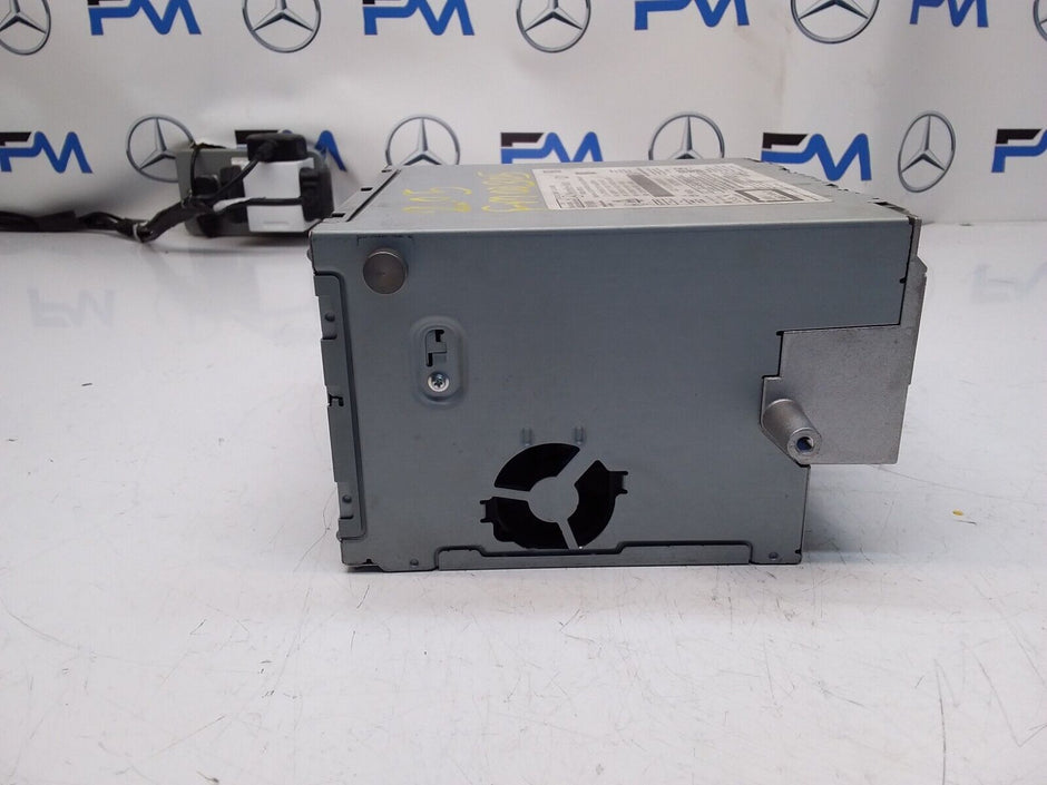 MERCEDES BENZ C CLASS W205 2017 RADIO CD  STEREO HEAD UNIT  A2059008937 FM00305