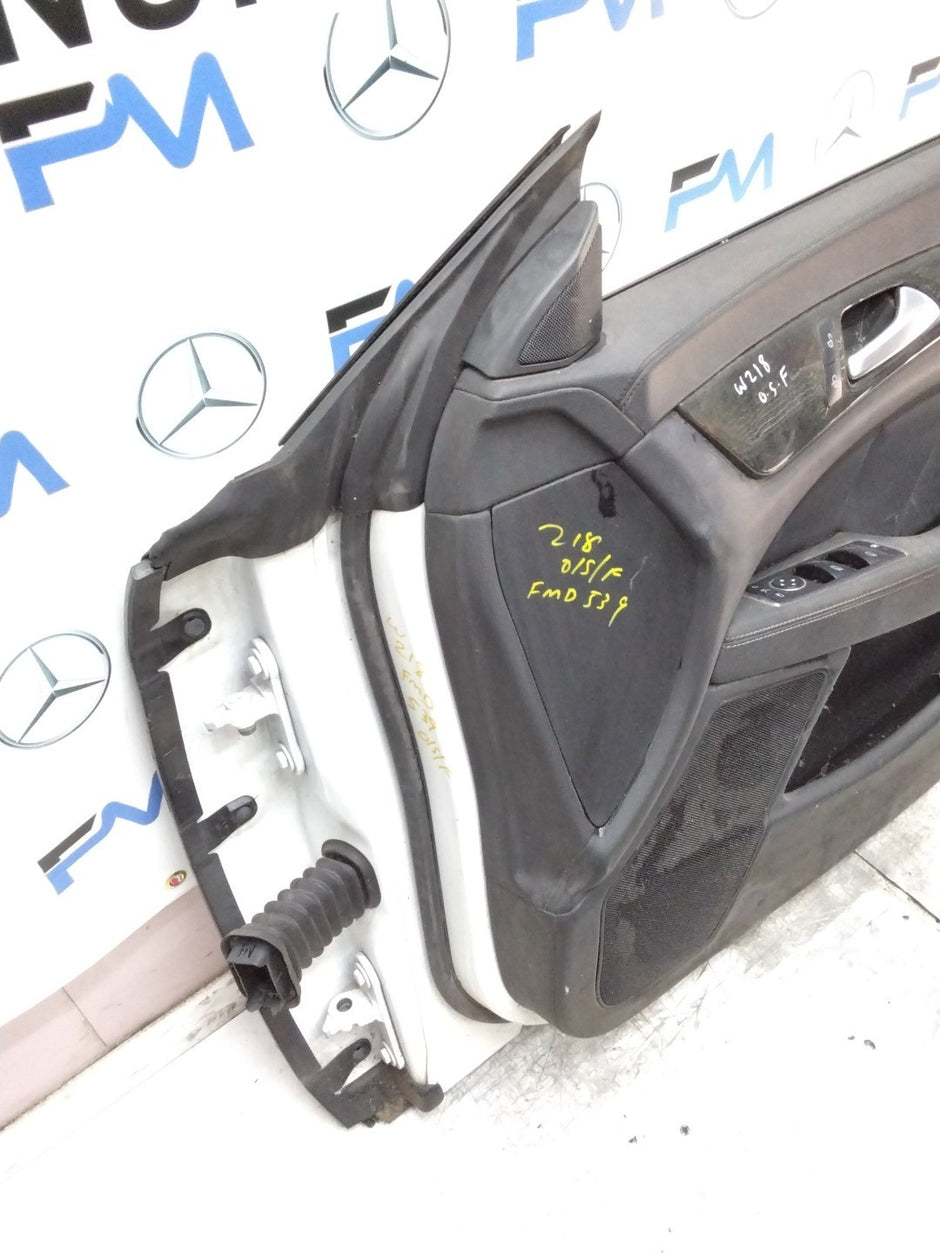 MERCEDES BENZ CLS W218  DRIVER FRONT DOOR OSF WHITE 2011-18 FMD539