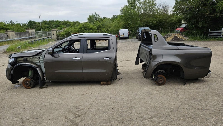 MERCEDES BENZ X-CLASS W470 BREAKING / FRONT & REAR BUMPER AND WINGS