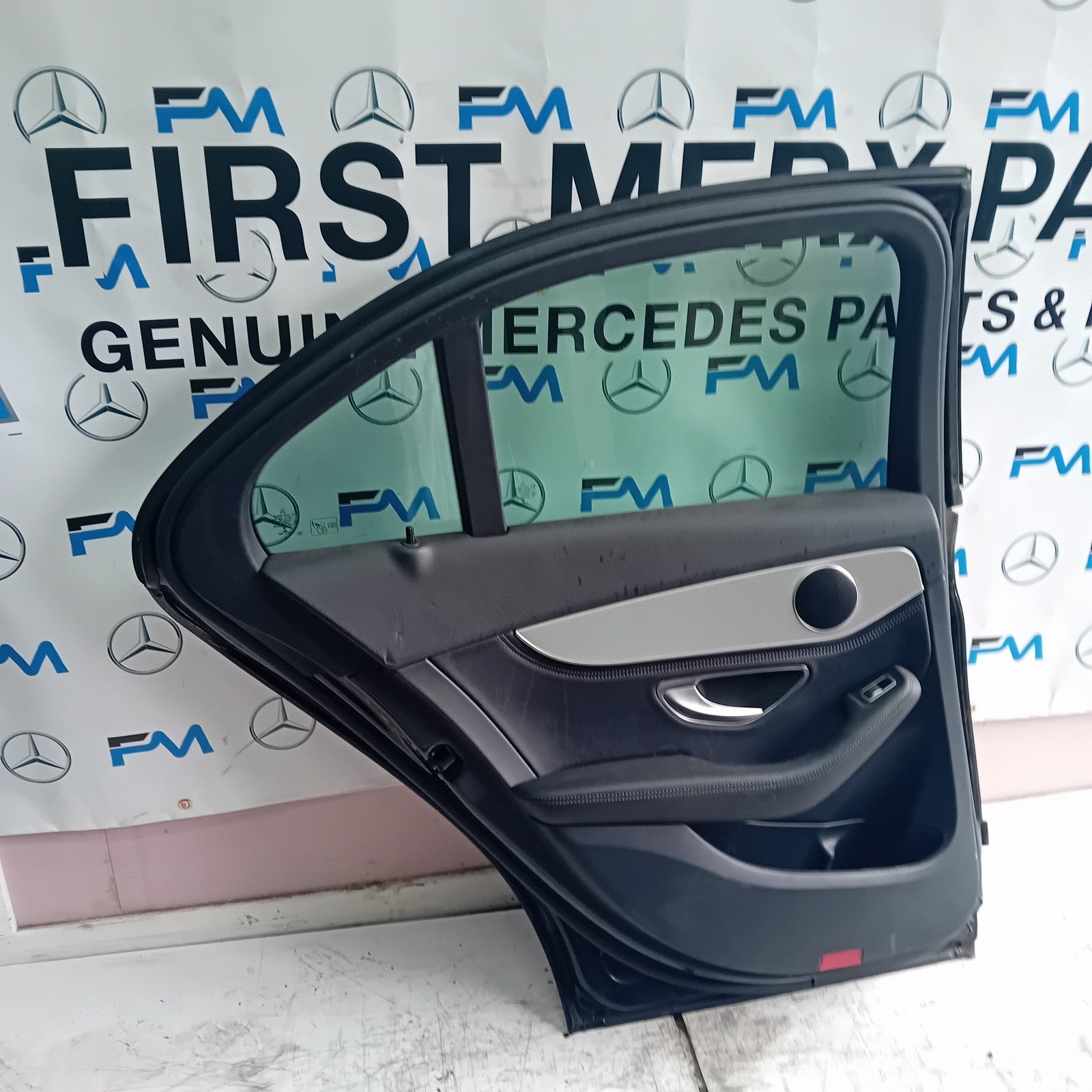 MERCEDES BENZ C-CLASS W205 PASSENGER SIDE REAR DOOR N/S/R BLACK  COMPLETE FMD148