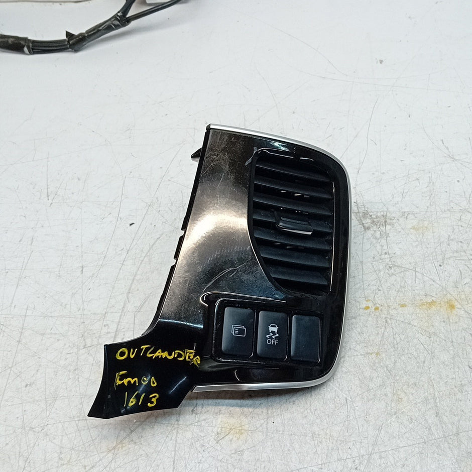 MITSUBISHI OUTLANDER MK3 DASHBOARD AIR VENT + SWITCH 8030A202 FM001613