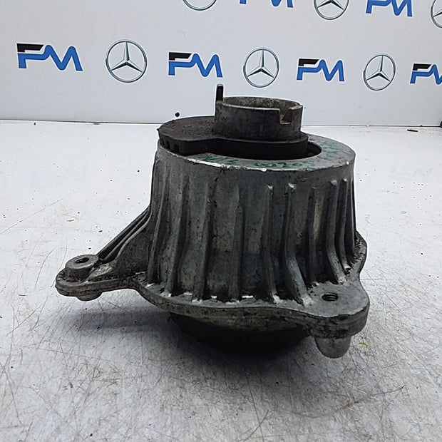 MERCEDES BENZ  C-CLASS W205  ENGINE MOUNT LEFT NS A2532407600 FMR336