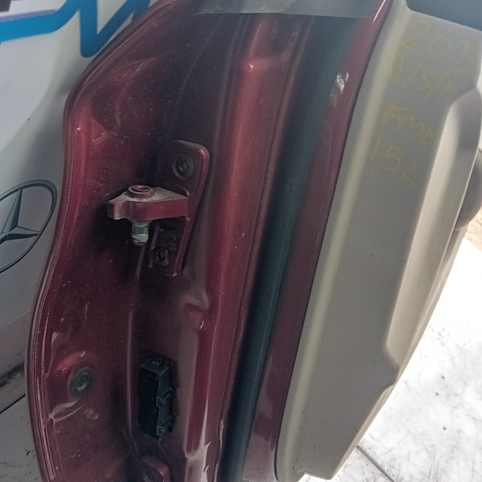 MERCEDES BENZ C-CLASS W205 DRIVER  FRONT DOOR O/S/F RED  COMPLETE 2014-21 FMD152