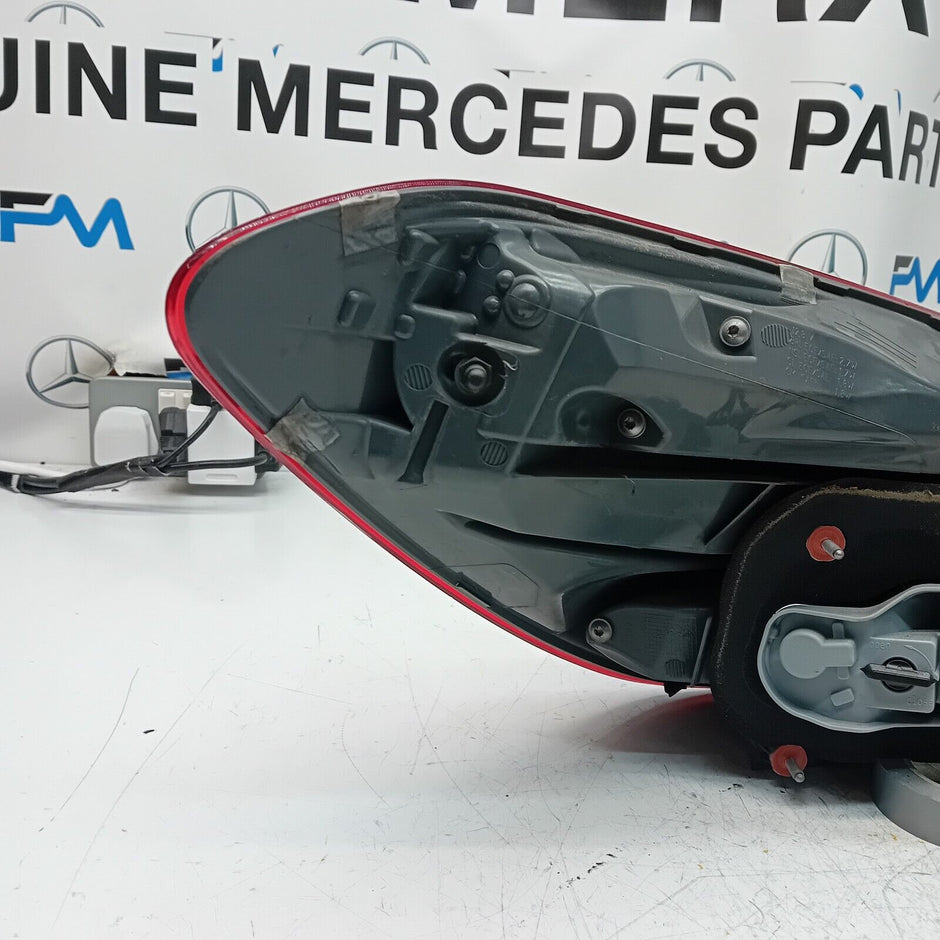 MERCEDES C-CLASS W205 2016 REAR DRIVER O/S TAIL LIGHT A2059061257 FMT52