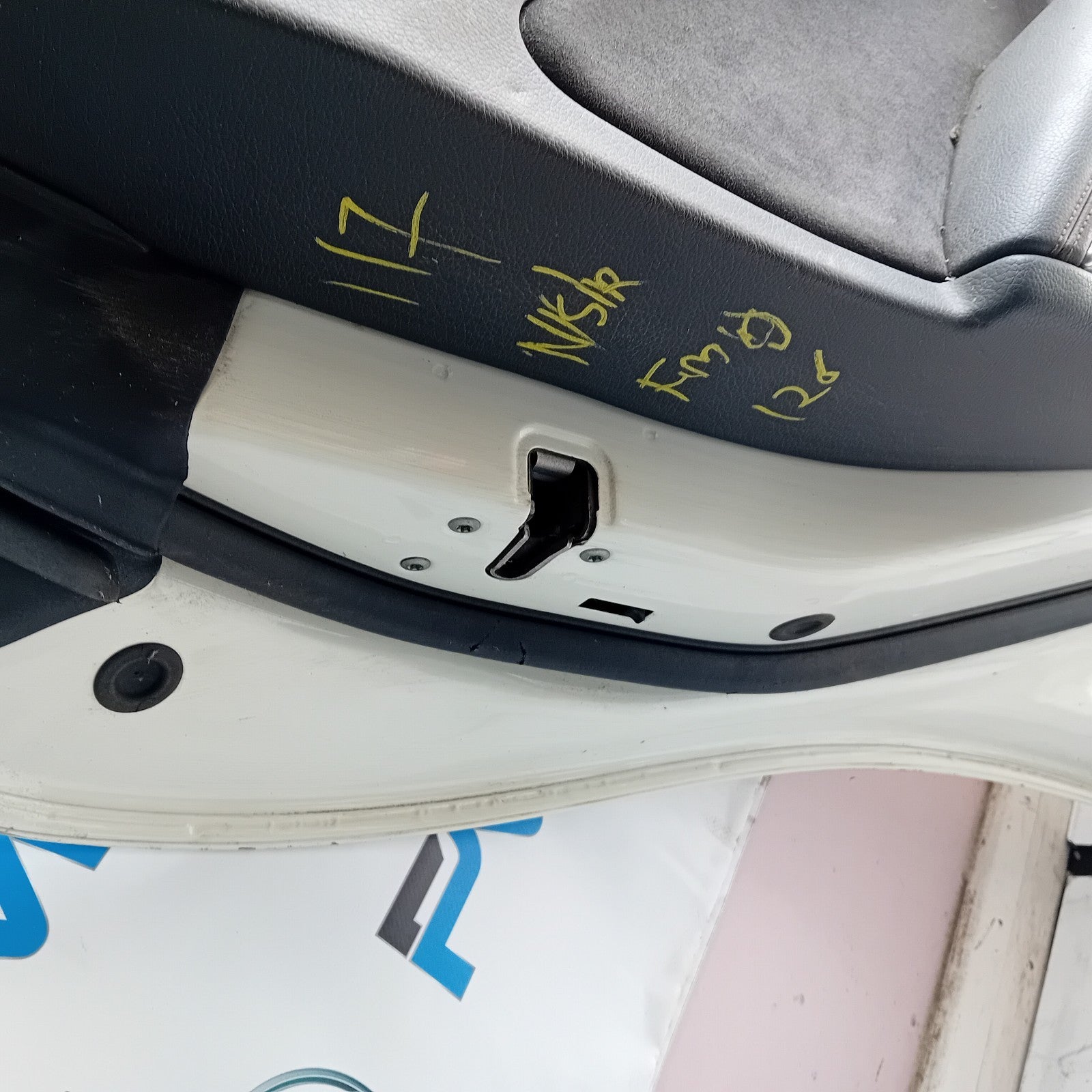 MERCEDES BENZ CLA W117 PASSENGER SIDE RESR DOOR N/S/R WHITE FMD126