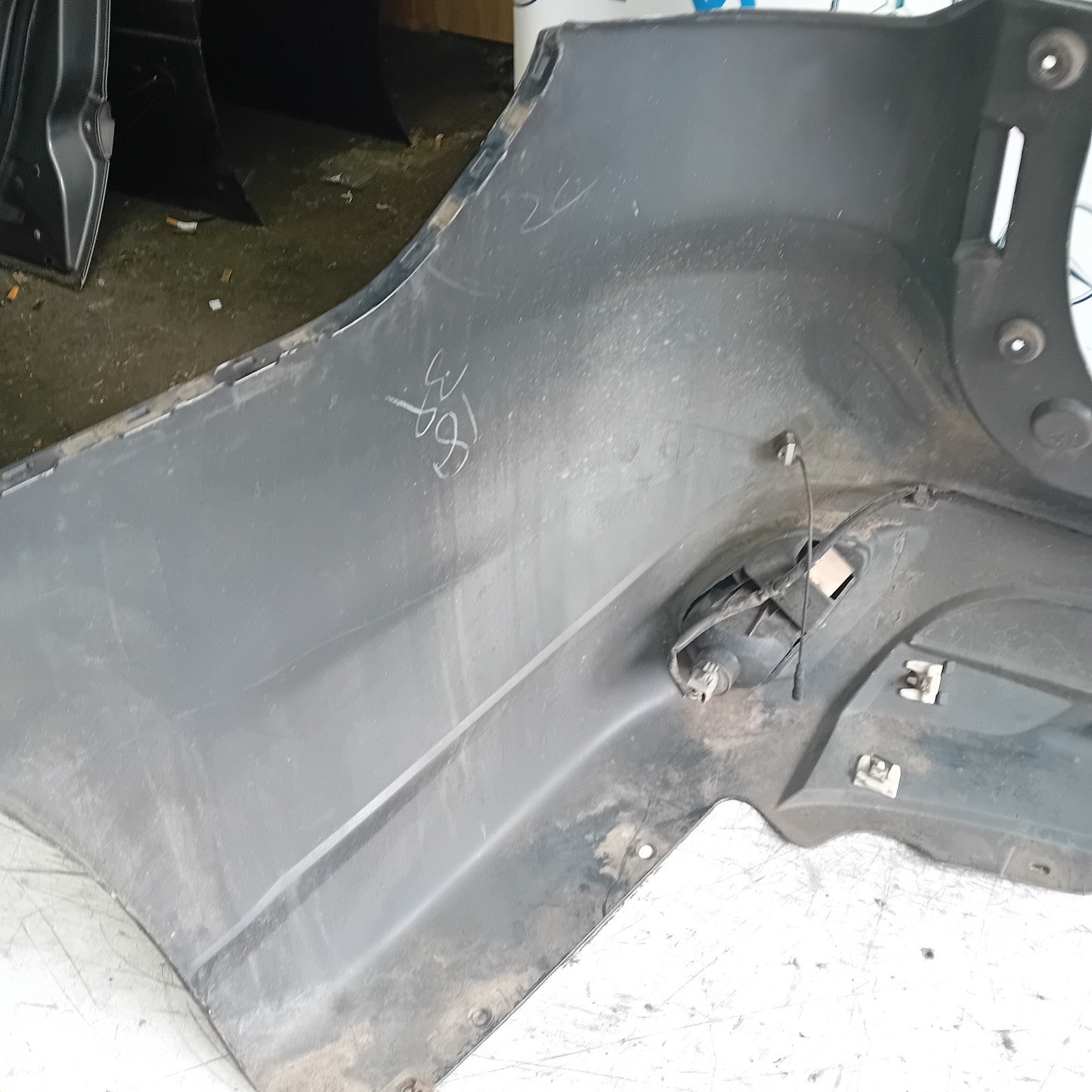 MITSUBISHI OUTLANDER MK3 REAR BUMPER 2013 BLACK COMPLETE  FMX70