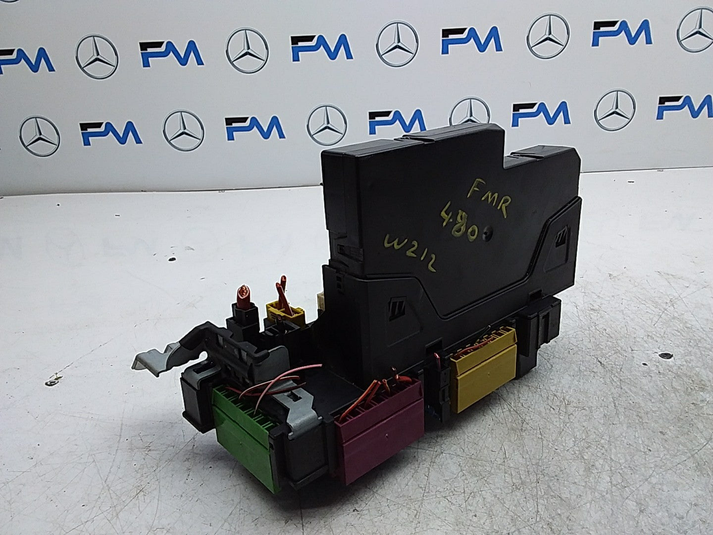 MERCEDES BENZ  E-CLASS W212  FUSE BOX RELAY BOX A2129003822 FMR480