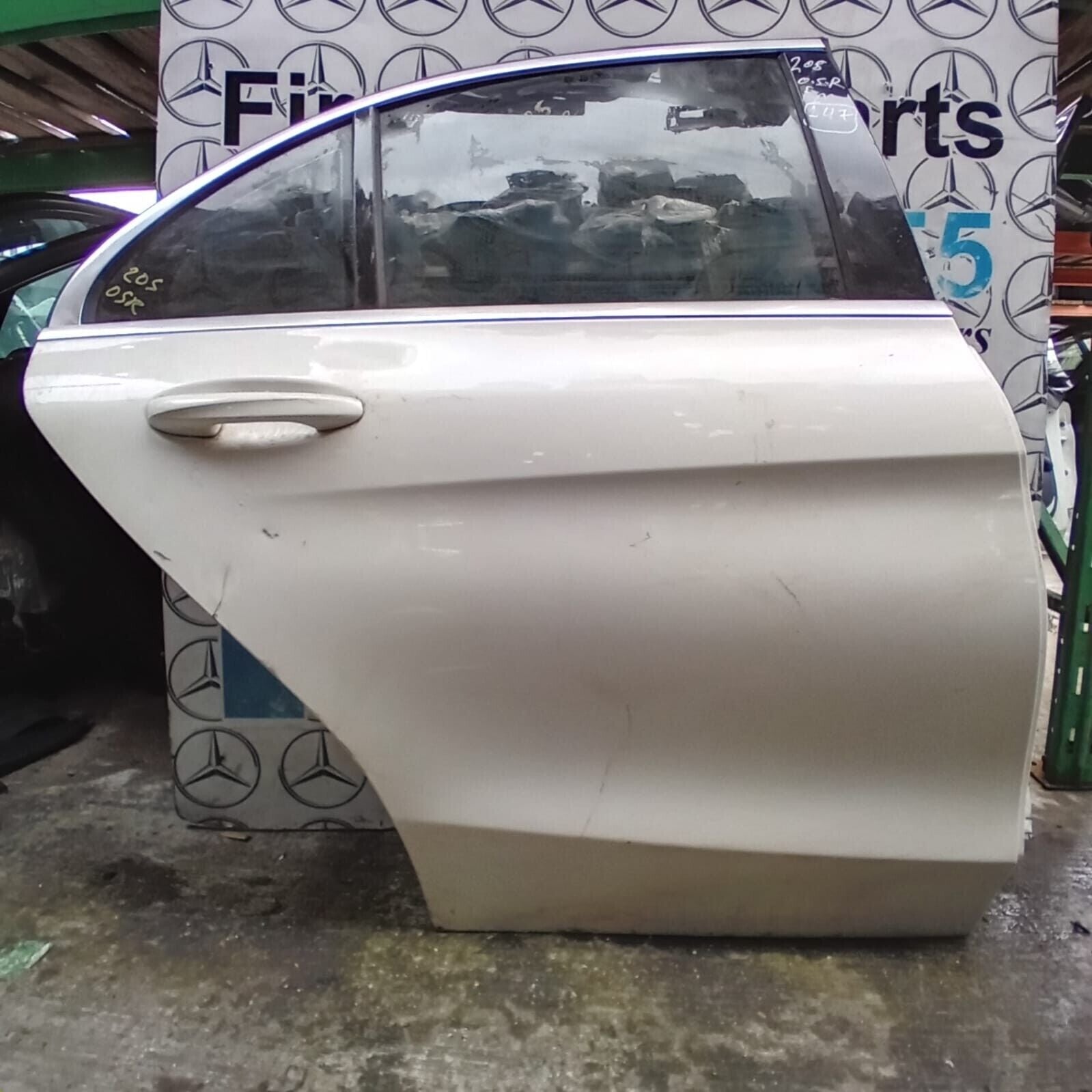 MERCEDES BENZ C-CLASS  W205  DRIVER SIDE REAR DOOR ( OFF SIDE REAR )