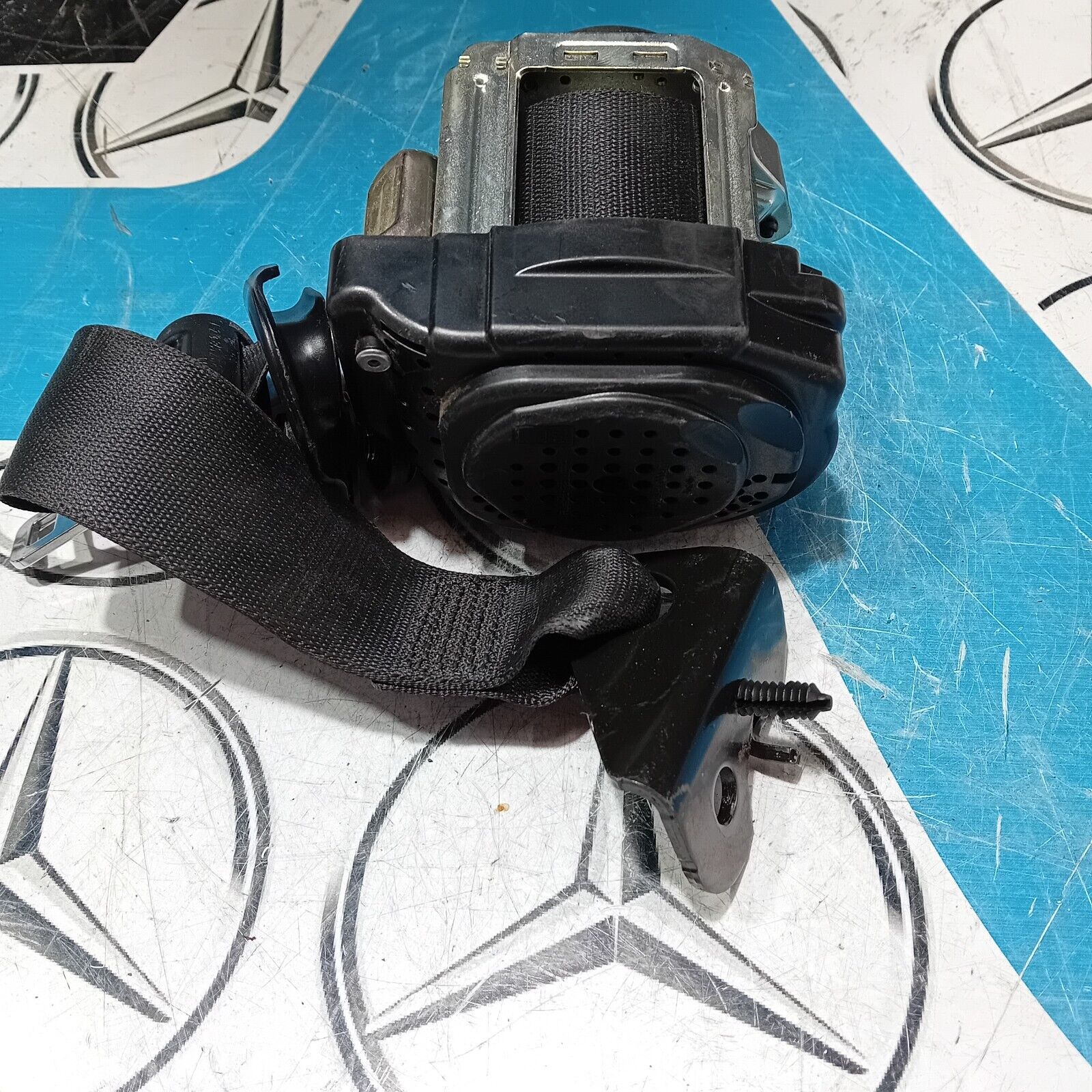 2016-2020 MERCEDES BENZ E CLASS W213 ESTATE REAR LEFT SEAT BELT A2138602585