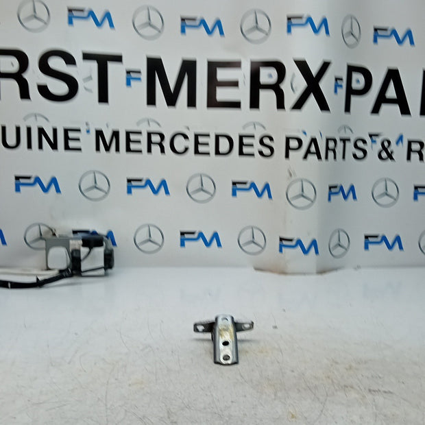 MITSUBISHI OUTLANDER MK3  FRONT DOOR HINGE PANEL E1 A046834 FM001644