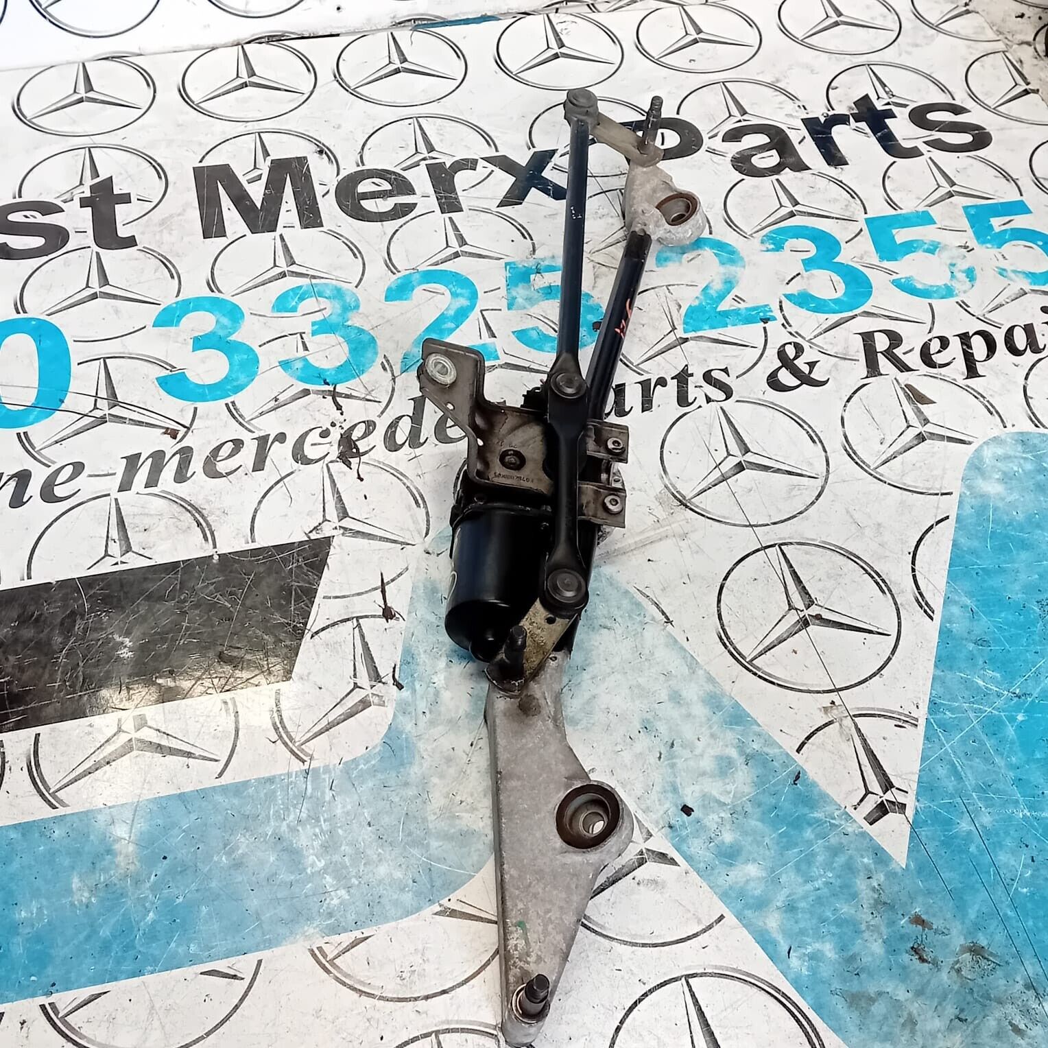 MERCEDES BENZ A CLASS W176 WINDSCREEN WIPER MOTOR & LINKAGE A1769061900