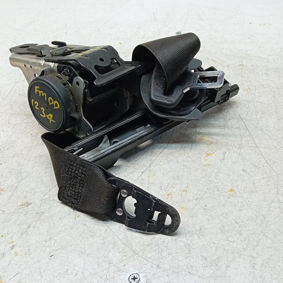 MERCEDES BENZ  C-CLASS W205 SEAT BELT FRONT DRIVER A2058600285 BLACK FM001234