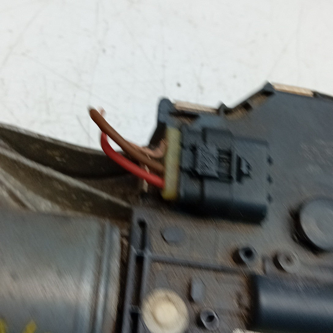 MERCEDES BENZ C-CLASS W204 WIPER MOTOR FRONT AND LINKAGE A2048201140 FM001601