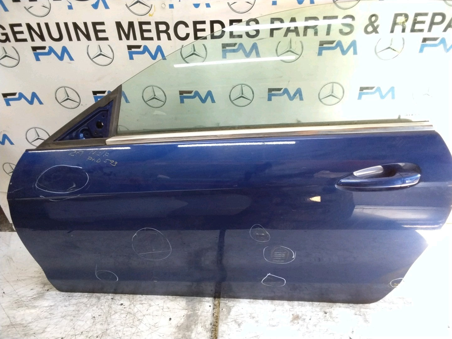 MERCEDES BENZ E-CLS W207  PASSENGER FRONT DOOR NSF BLUE 2009-16  FMD593