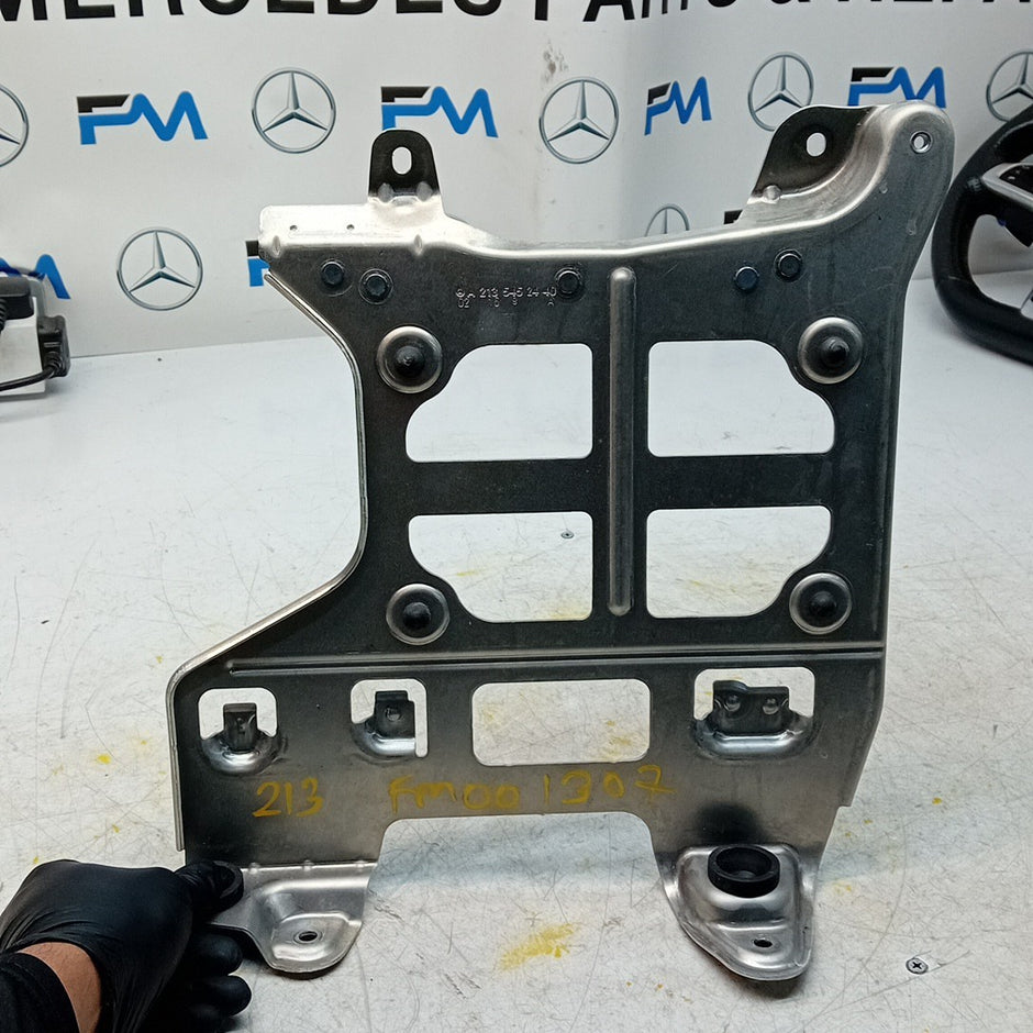 MERCEDES E-CLASS W213 PREMIUM SOUND SYSTEM BRACKET A2135452440 FM001307